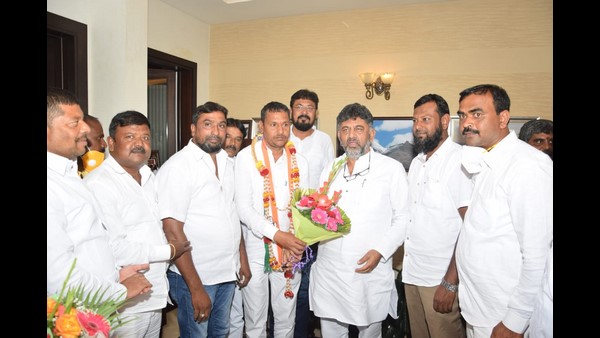 Chitradurga: JJ Hatti Thippeswamy Joined Congress Party Again