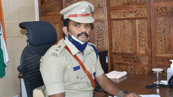 Bengaluru: Hebbagodi police brutal assault on youth; Video Goes Viral