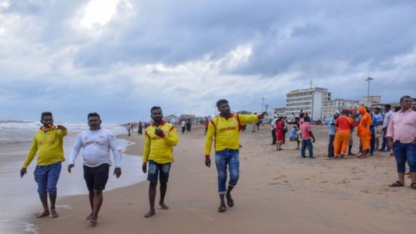Cyclone Gulab Hits Andhra Pradesh, Odisha, Landfall in coastal regions Cyclone Gulab Hits Andhra Pradesh, Odisha, Landfall in coastal regions