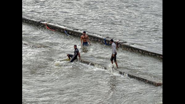  ತಮಿಳುನಾಡು, ಕೇರಳ, ಕರ್ನಾಟಕ ಕರಾವಳಿಯಲ್ಲಿ ಭಾರೀ ಮಳೆ