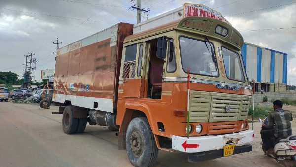 Truck Carrying Gelatin Sticks Stooped In Shivamogga By Pass Truck Carrying Gelatin Sticks Stooped In Shivamogga By Pass