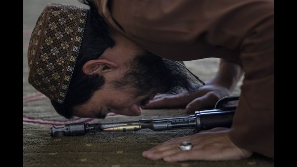 Taliban Asks Barbers To End Shaving Beard Trimming Services