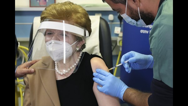 ಯಾರಿಗೆ ಮೂರನೇ ಡೋಸ್ ಲಸಿಕೆಯ ನಿರೀಕ್ಷೆ? 