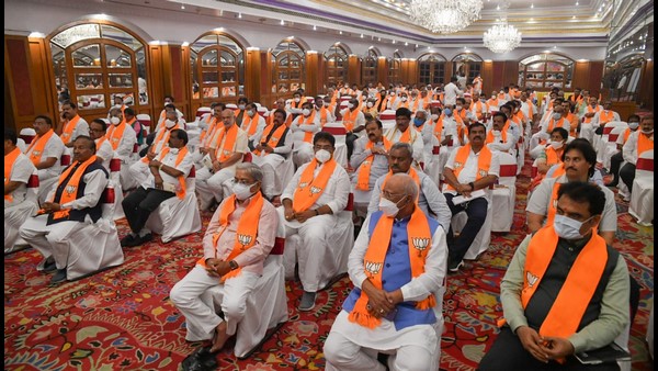 ಪ್ರತಿ ಮಂಗಳವಾರ ಶಾಸಕಾಂಗ ಪಕ್ಷದ ಸಭೆ!