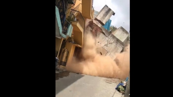 404 dilapidated buildings in Bangalore are in danger of collapsing! 404 dilapidated buildings in Bangalore are in danger of collapsing!