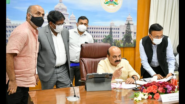 ಆರಕ್ಕೂ ಹೆಚ್ಚು ಇಲಾಖೆಗಳ ಪ್ರಗತಿ ಪರಿಶೀಲನೆ!