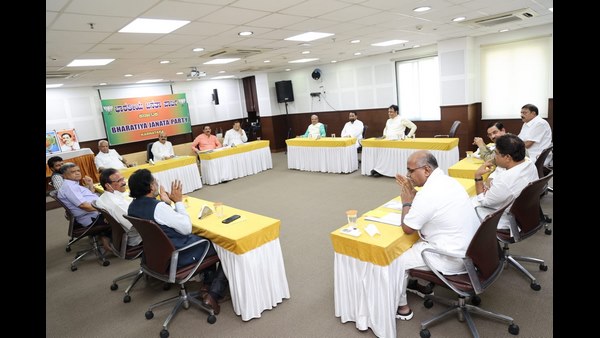 ಯಾರೆಲ್ಲ ಒಂದೂವರೆ ವರ್ಷ ಪೂರೈಸಿದ್ದಾರೆ?