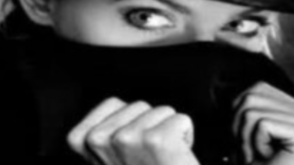 Honey trap gang active in Bengaluru; Robbed Software Engineer Rs 37K and Mobile