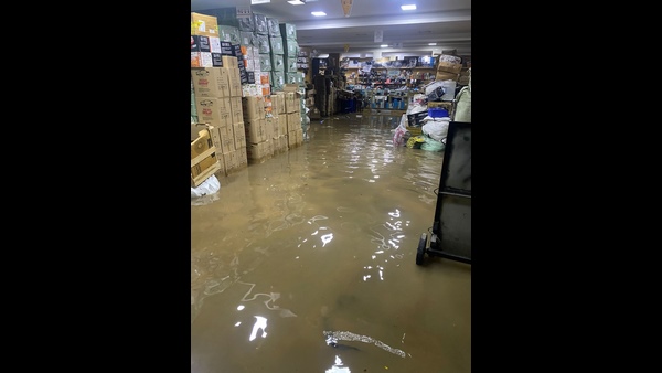 Heavy Rain Lashes in Parts of Bengaluru Creates Havoc; 1 dead, water logged