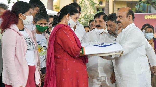 ಪಾರ್ಥಿವ ಶರೀರದ ಮೆರವಣಿಗೆ