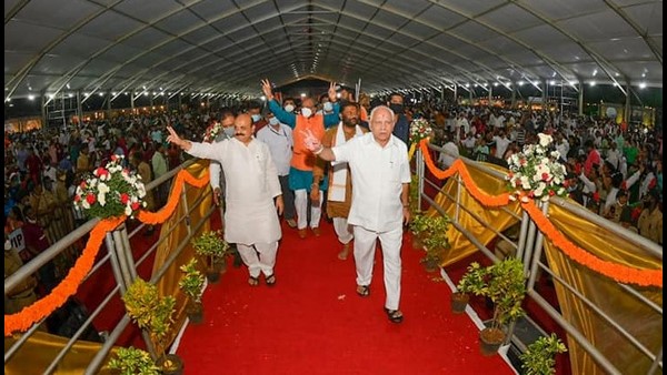 ಕುತೂಹಲ ಮೂಡಿಸಿದ ಪ್ರತ್ಯೇಕ ಪ್ರಚಾರ! 