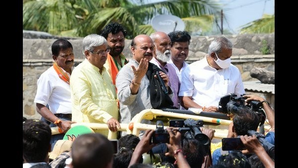  ಕಂಬಳಿಯನ್ನು ಯಾರು ಬೇಕಾದರೂ ಹಾಕಿಕೊಂಡರೆ ಯೋಗ್ಯತೆ ಬರುವುದಿಲ್ಲ - ಸಿಎಂ