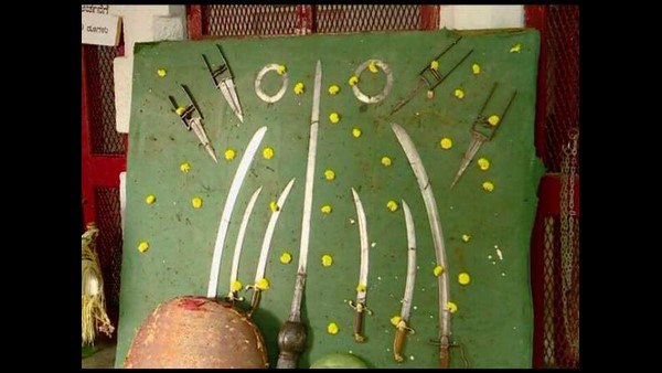 Royal Family Performs Ayudha Pooja At Mysuru Palace Royal Family Performs Ayudha Pooja At Mysuru Palace