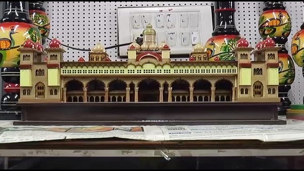  ಕೆಲಸ ಕಳೆದುಕೊಂಡು ಮನೆ ಸೇರಿಕೊಂಡಿದ್ದರು