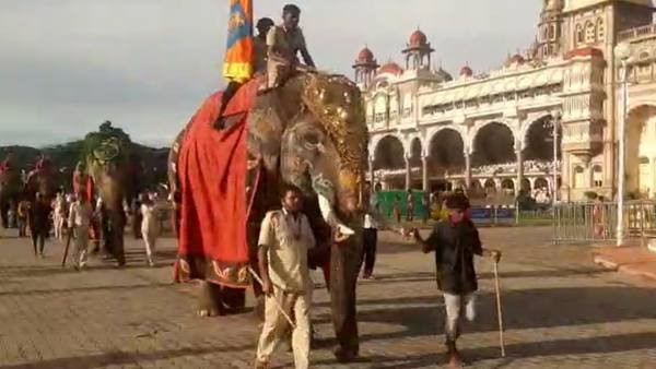  ಜಂಬೂಸವಾರಿ ಆನೆಗಳಿಗೆ ವಿಶೇಷ ಅಲಂಕಾರ
