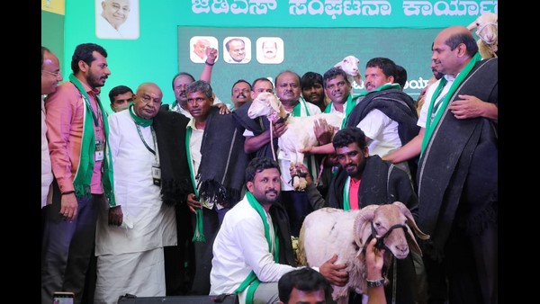 ಸಿಂದಗಿಯಲ್ಲಿ ಅಭ್ಯರ್ಥಿಯನ್ನು ಹಾಕದೆ ನಾನು ಸುಮ್ಮನಿರಬೇಕಾ? 