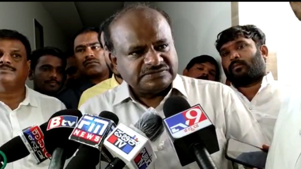  ಮಾಧ್ಯಮದವರೊಂದಿಗೆ ಮಾತನಾಡುತ್ತಿದ್ದ ಕುಮಾರಸ್ವಾಮಿ ಸತ್ಯವನ್ನು ಒಪ್ಪಿಕೊಂಡಿದ್ದಾರೆ