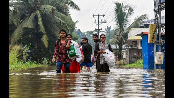 ಪ್ರವಾಹ ಪೀಡಿತ ಪ್ರದೇಶಗಳಲ್ಲಿ ಕೇಂದ್ರ ಸೇನೆ ಪ್ರವಾಹ ಪೀಡಿತ ಪ್ರದೇಶಗಳಲ್ಲಿ ಕೇಂದ್ರ ಸೇನೆ