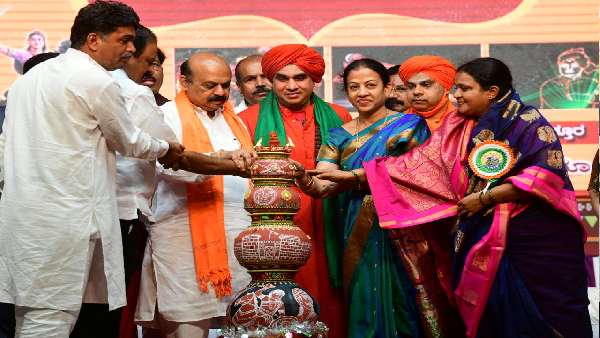 ಕಿತ್ತೂರು ರಾಣಿ ಚೆನ್ನಮ್ಮ ಬಗ್ಗೆ ಸ್ಮರಿಸಿದ ಸಿಎಂ ಕಿತ್ತೂರು ರಾಣಿ ಚೆನ್ನಮ್ಮ ಬಗ್ಗೆ ಸ್ಮರಿಸಿದ ಸಿಎಂ