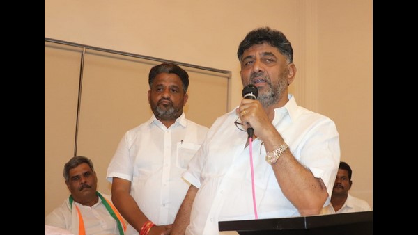 ಇಬ್ಬರು ಕಾಂಗ್ರೆಸ್ ನಾಯಕರ ಬಾಯಲ್ಲಿ ಡಿಕೆಶಿ ಬಟಾಬಯಲು! 