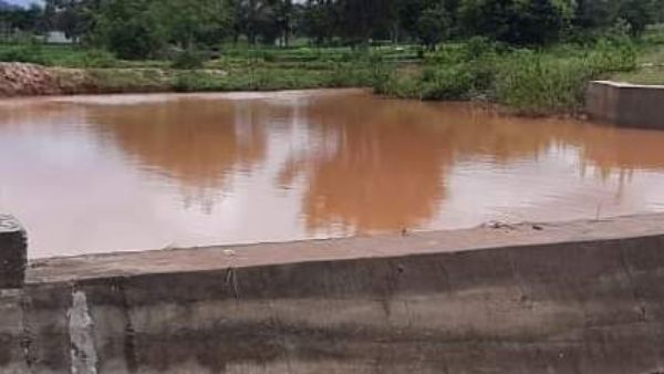 ಆಟದ ಮೈದಾನವಾಗಿದ್ದ ಕೆರೆ