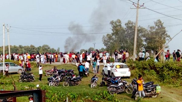 ಪ್ರತಿಪಕ್ಷಗಳಿಗೆ ಅಡ್ಡಿ ಪಡಿಸಿದ ಪೊಲೀಸರು