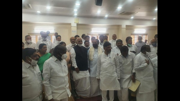 ಹತ್ಯೆ ಮುಚ್ಚಿ ಹಾಕಲು ಪರಿಹಾರ ಕೊಟ್ಟ ಬಿಜೆಪಿ!