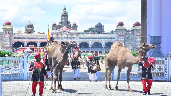 ಅವತ್ತಿನ ಕಾಲದಂತೆಯೇ ನಡೆಯುವ ದರ್ಬಾರ್