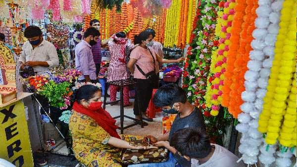 Increased Online Shopping Sites During The Festival; Poor Shoppers Without Business Are Facing Hardship