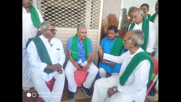 ರೈತರಿಗೆ ಶೇ.20 ಸಬ್ಸಿಡಿ ಕೊಡುವ ಚಿಂತನೆ ರೈತರಿಗೆ ಶೇ.20 ಸಬ್ಸಿಡಿ ಕೊಡುವ ಚಿಂತನೆ