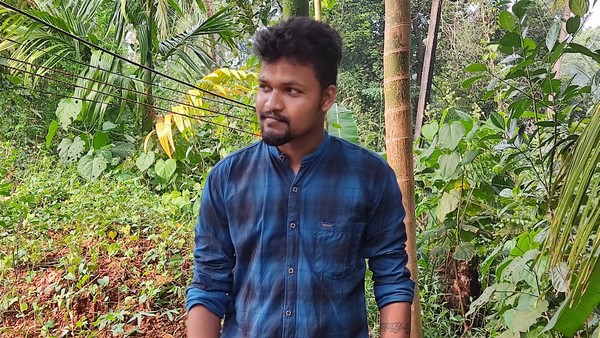 Heavy Demand For Bee Poison: Mangaluru Youth Successful In Poison Collection