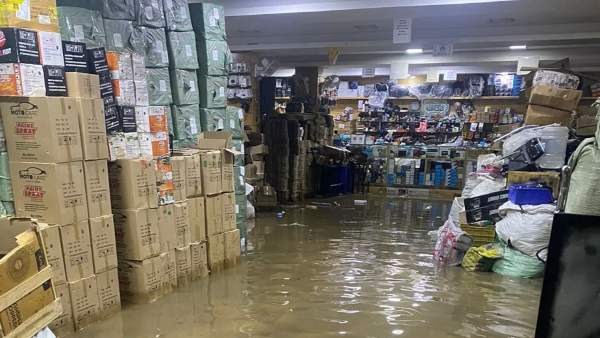  ಬೆಂಗಳೂರು ನಗರವನ್ನು ಅಸ್ತವ್ಯಸ್ತಗೊಳಿಸಿದ ಮಳೆ