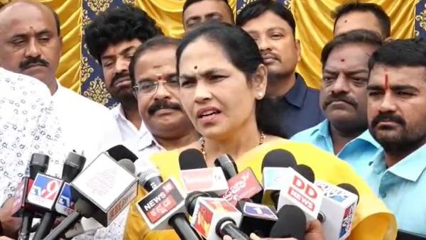 Minister Shobha Karandlaje Organizes A Breakfast For Mahouts And Kavadigas This Time Also Minister Shobha Karandlaje Organizes A Breakfast For Mahouts And Kavadigas This Time Also