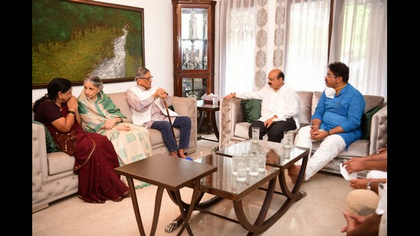 CM Basavaraj Bommai Officially Invited SM Krishna For The Inauguration Of Mysuru Dasara