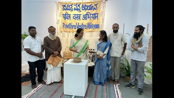  ಕೈಮಗ್ಗ ಉತ್ಪಾದನೆ ಪ್ರೋತ್ಸಾಹಿಸಬೇಕು