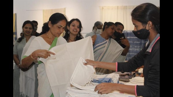  ಕರಕುಶಲ ಹಾಗು ಕೈಮಗ್ಗದ ಉತ್ಪನ್ನಗಳ ವಸ್ತು ಪ್ರದರ್ಶನ