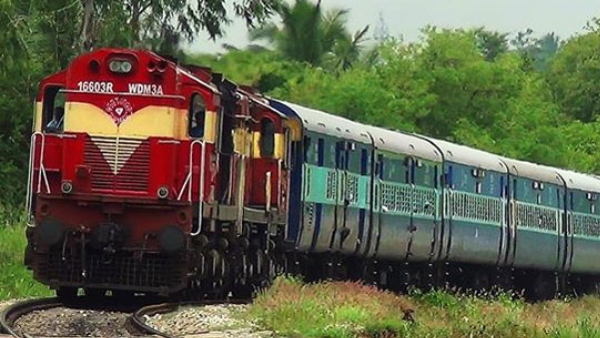 Central Govt Approved Diwali Bonus Equal To 78 Says Wages For Railway Employees Central Govt Approved Diwali Bonus Equal To 78 Says Wages For Railway Employees