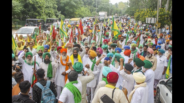 ವರುಣ್ ಗಾಂಧಿ, ಮನೇಕಾ ಗಾಂಧಿಗೆ ಗೇಟ್ ಪಾಸ್ ವರುಣ್ ಗಾಂಧಿ, ಮನೇಕಾ ಗಾಂಧಿಗೆ ಗೇಟ್ ಪಾಸ್