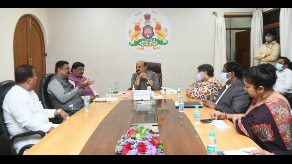 Union Panchayat Raj Minister For State Kapil Moreshwar Patil Meets Karnataka CM Basavaraj Bommai On Monday Union Panchayat Raj Minister For State Kapil Moreshwar Patil Meets Karnataka CM Basavaraj Bommai On Monday