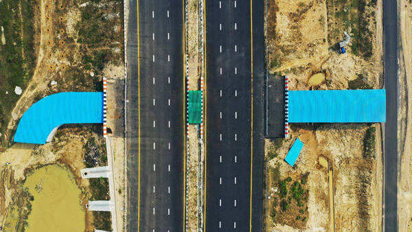 ಪ್ರತಿ 100 ಕಿಲೋಮೀಟರ್ಗೆ ಎರಡು ತಂಗುದಾಣ ಪ್ರತಿ 100 ಕಿಲೋಮೀಟರ್ಗೆ ಎರಡು ತಂಗುದಾಣ