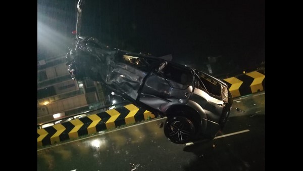 Accident in Bengaluru Airport Road, 3 Persons Killed, 2 Injured As SUV Rams Into Cab Accident in Bengaluru Airport Road, 3 Persons Killed, 2 Injured As SUV Rams Into Cab