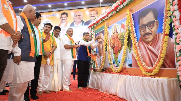 ಮತದಾರರು ನೋಡಿ ಆಯ್ಕೆ ಮಾಡುತ್ತಾರೆ