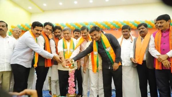 ಜನಸ್ವರಾಜ್ ಎಂಬ ನಾಟಕ ಪ್ರದರ್ಶನ