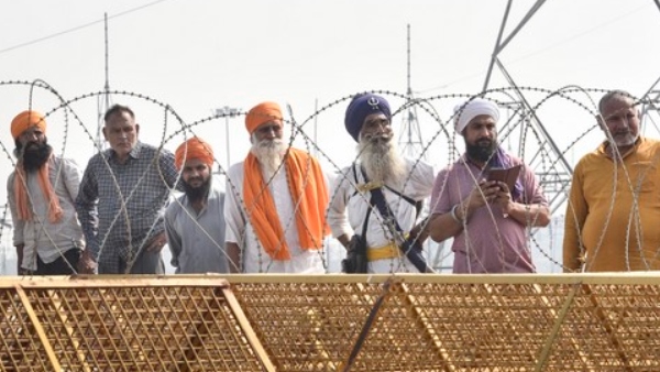 ದೆಹಲಿ ಗಡಿಯಲ್ಲಿ ಹೆಚ್ಚಿದ ಭದ್ರತಾ ಸಿಬ್ಬಂದಿ ನಿಯೋಜನೆ 