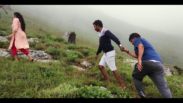 ದೇವಿರಮ್ಮ ದರ್ಶನಕ್ಕೆ ಬೆಟ್ಟ ಏರಿದ ಭಕ್ತಸಾಗರ 