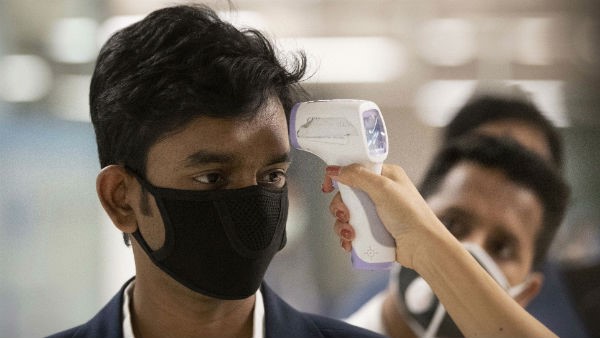  ಗ್ರಾಮೀಣ ಭಾಗದಲ್ಲಂತೂ ಜನ ಮಾಸ್ಕ್ ಹಾಕುವುದನ್ನೇ ಮರೆತಿದ್ದಾರೆ