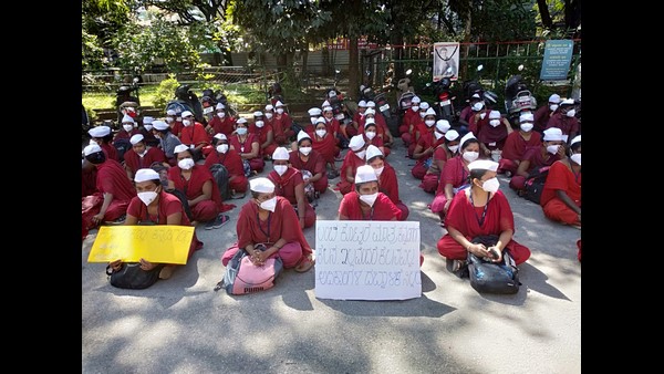 ಎರಡು ಶವಗಳ ಮೂಳೆಗಳಷ್ಟೇ ಉಳಿದುಕೊಂಡಿವೆ