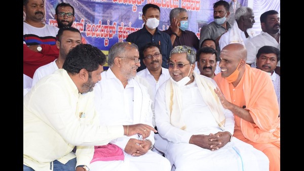  ಕ್ಷೇತ್ರದ ವ್ಯಾಪ್ತಿಯಲ್ಲಿನ ಧಾರ್ಮಿಕ ಕಾರ್ಯಕ್ರಮವೊಂದರಲ್ಲಿ ಎಚ್.ಡಿ.ಕುಮಾರಸ್ವಾಮಿ