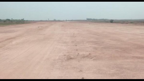  5 ಕಿಲೋಮೀಟರ್ ದೂರದಲ್ಲಿ ವಿಮಾನ ನಿಲ್ದಾಣ