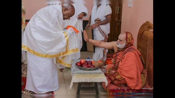  ರಾಜ್ಯದ ಶೃಂಗೇರಿ ಶಾರದಾ ಪೀಠಕ್ಕೆ ಭಕ್ತಿಭಾವದಿಂದ ನಡೆದುಕೊಳ್ಳುವ ಬಗ್ಗೆ